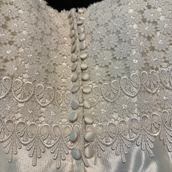 Vintage silk wedding gown, Galina, size 12/14 - Picture 8 of 9